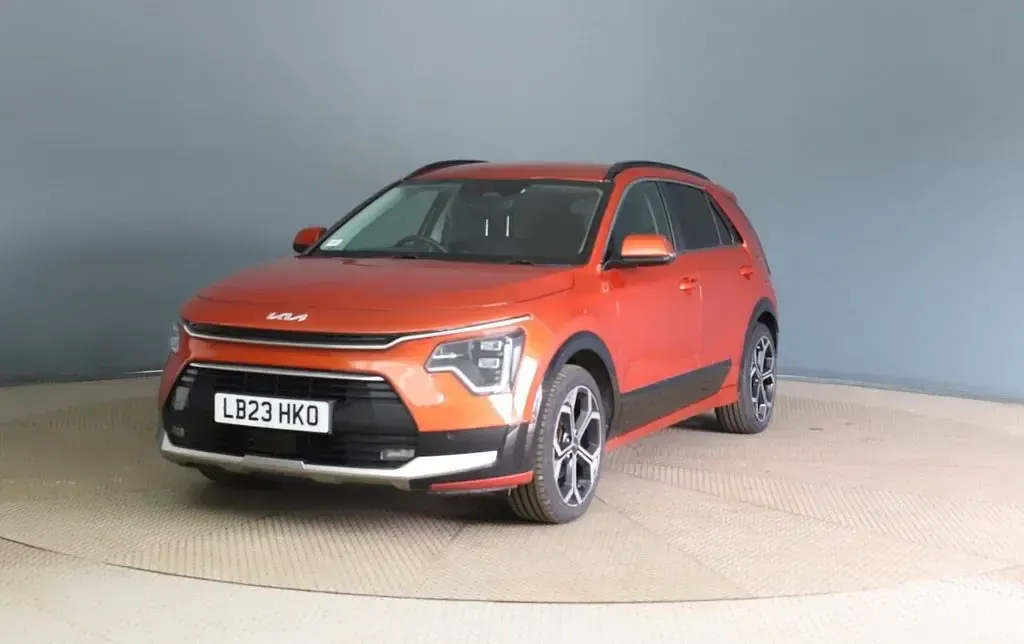 Used Kia Niro 141 HP (103 kW) 2023 Orange SUV