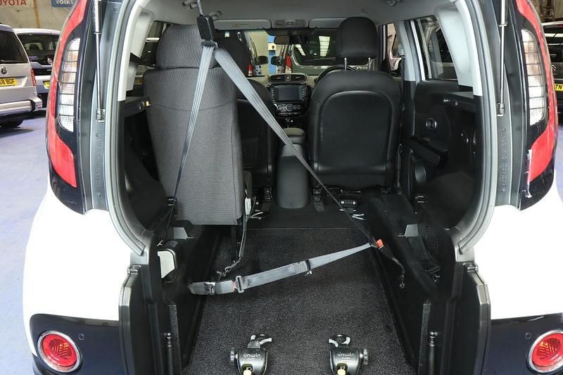 Image 3/4