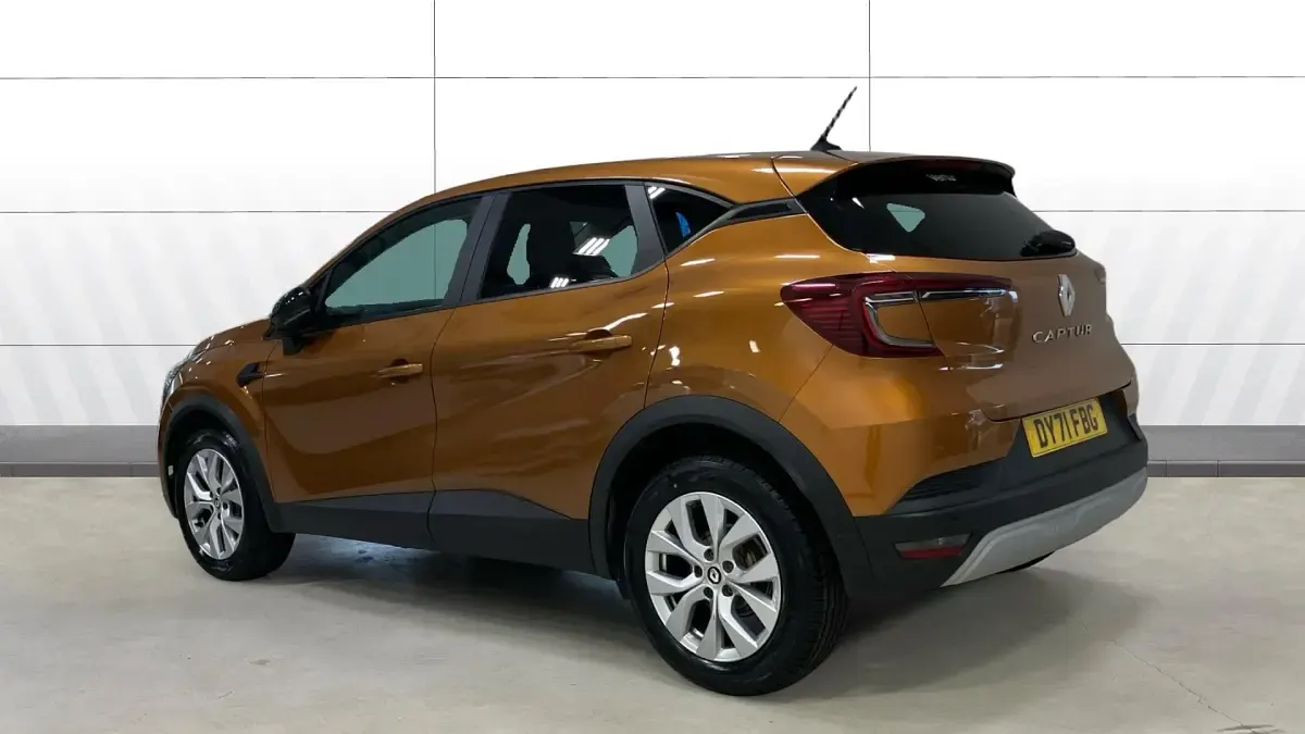 Used Renault Captur Iconic 91 HP (66 kW) 2021 Orange SUV