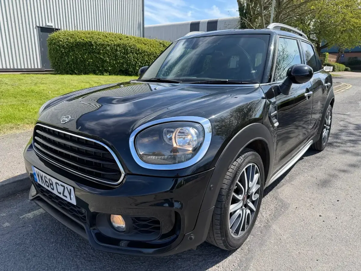 Begagnad Mini Cooper Sport 2019 Svart Halvkombi