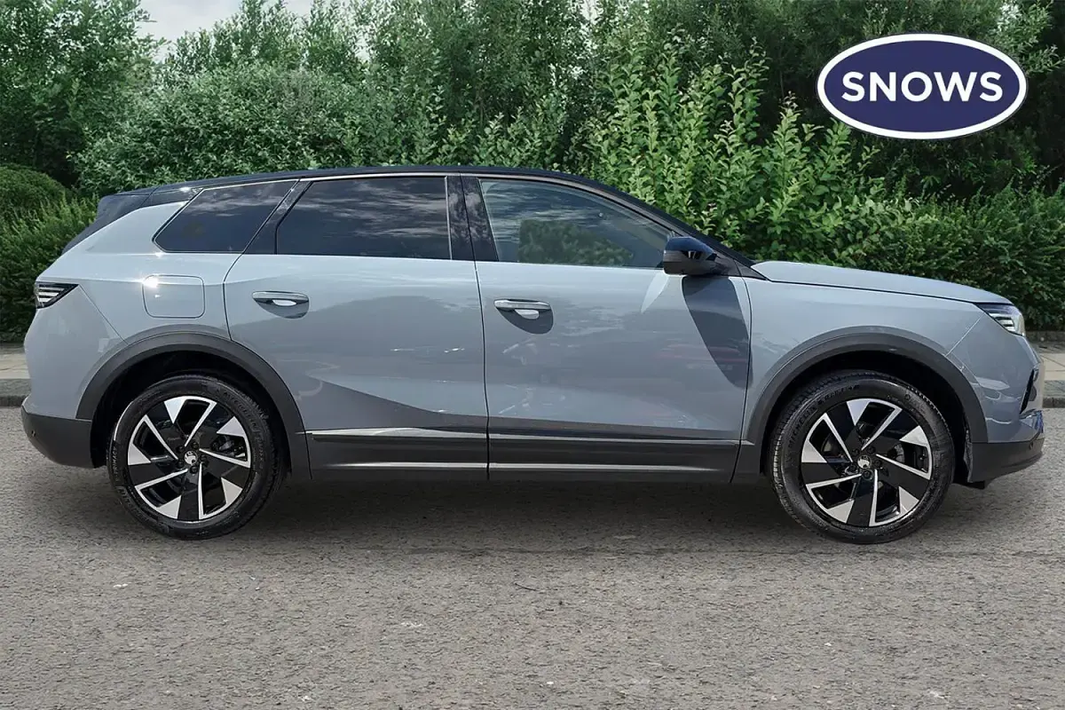 Used Vauxhall Grandland X Ultimate 145 HP (106 kW) 2025 Grey SUV
