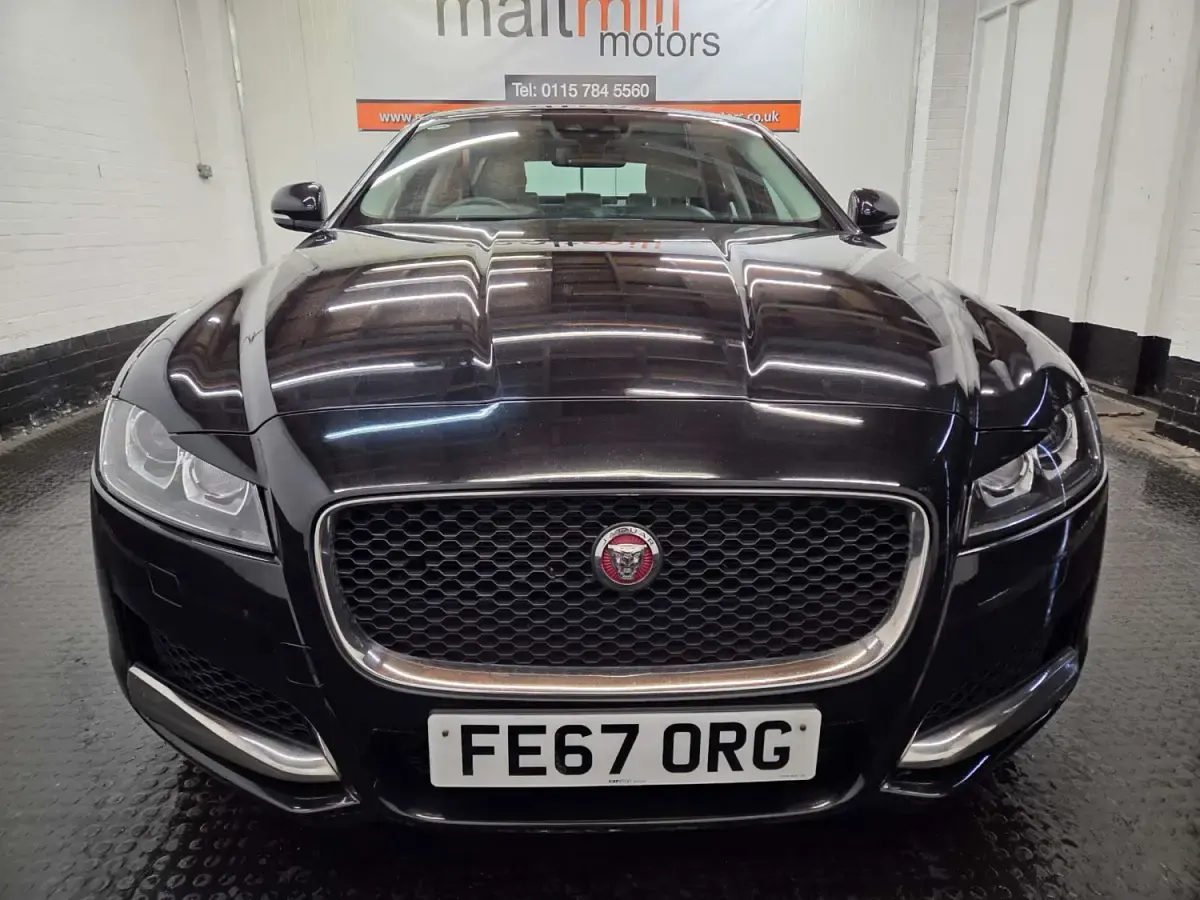 Używany Jaguar XF Prestige 200 KM (147 kW) 2017 Czarny Sedan/Limuzyna