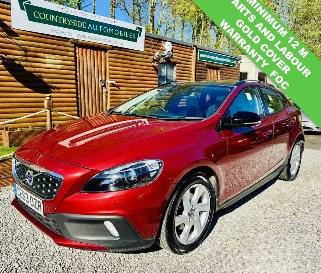 Käytetty Volvo V40 115 HP (84 kW) 2013 Punainen Viistoperä