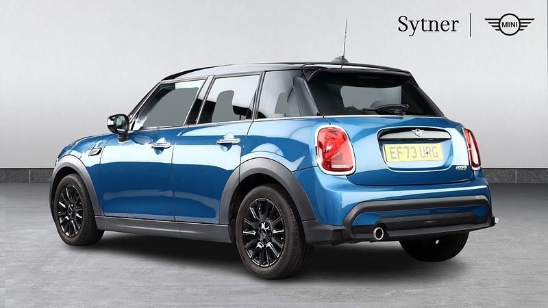 Usado Mini Cooper Classic 134 CV (98 kW) 2024 Azul Utilitario
