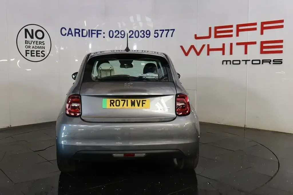 Używany Fiat 500e La Prima 86 kW (118 KM) 2021 Szary Hatchback