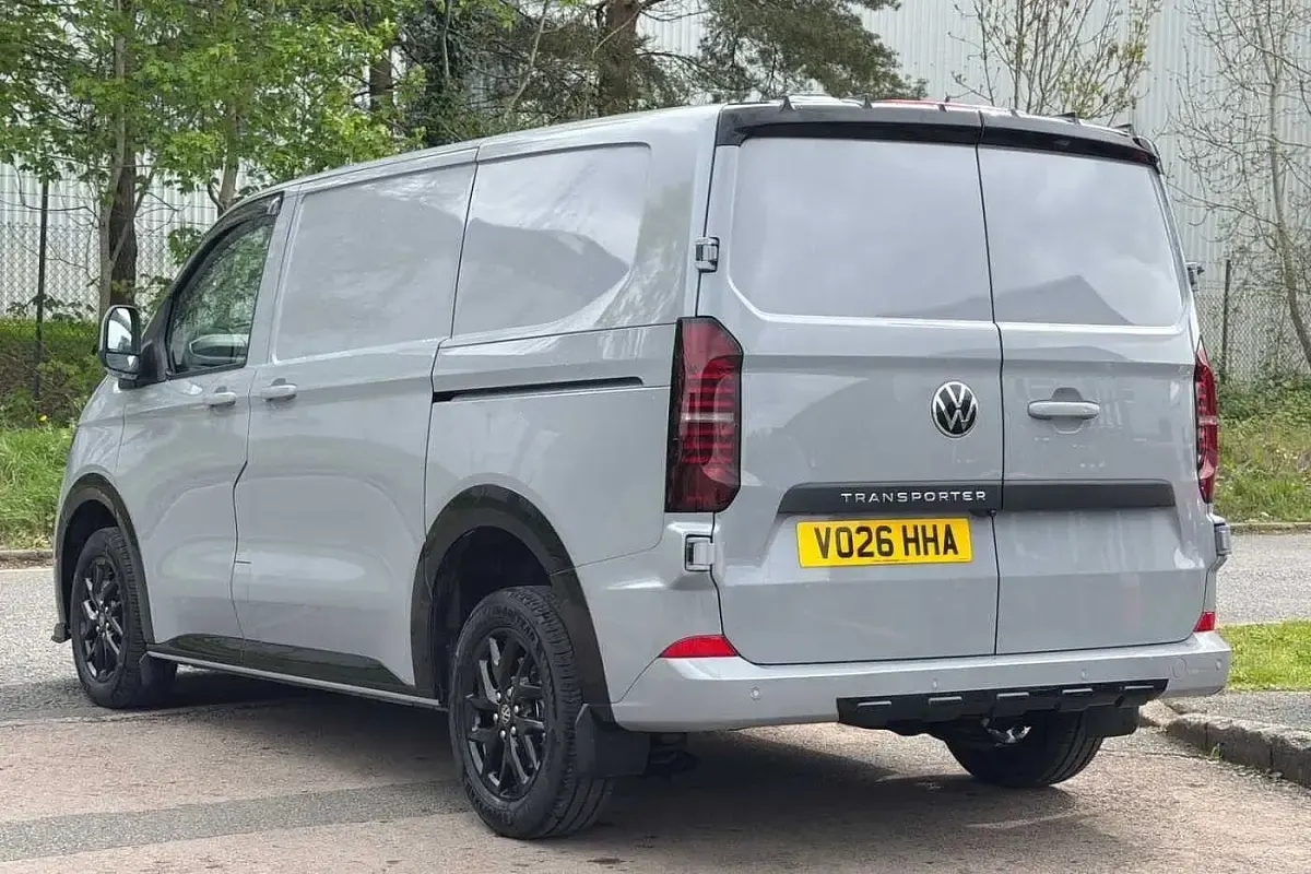 Usado VW Transporter Pro 150 CV (110 kW) 2026 Gris Van