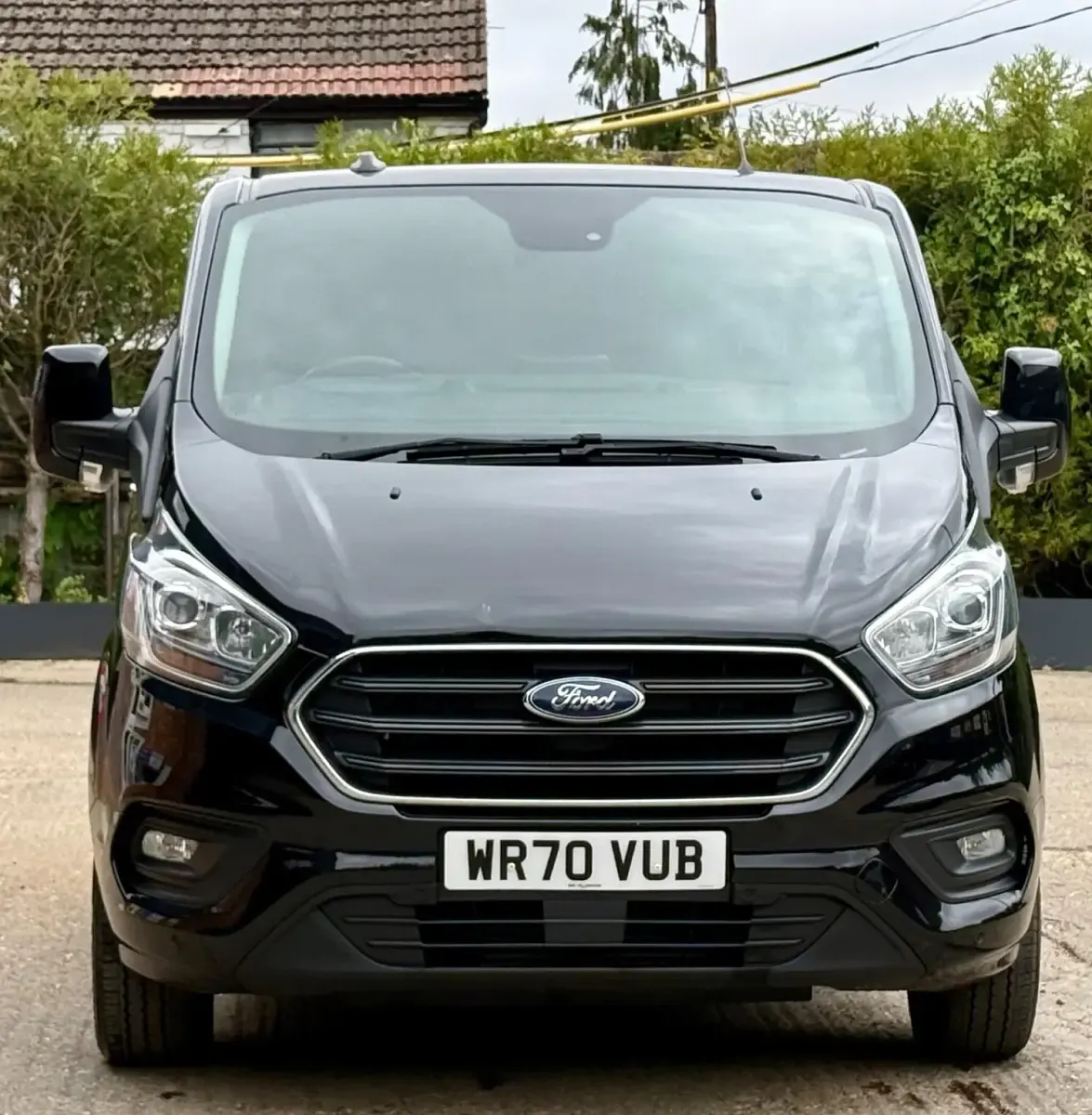 Used Ford Transit Custom Limited 130 HP (95 kW) 2020 Black Van