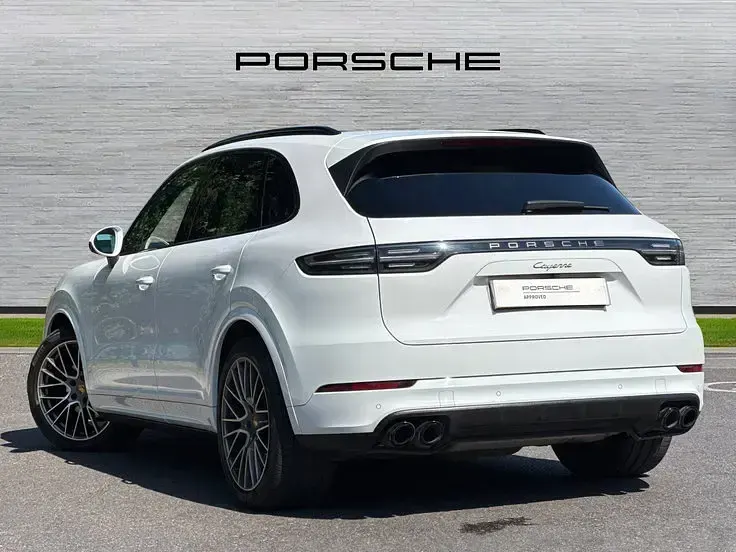 Used Porsche Cayenne Platinum Edition 335 HP (246 kW) 2022 White SUV