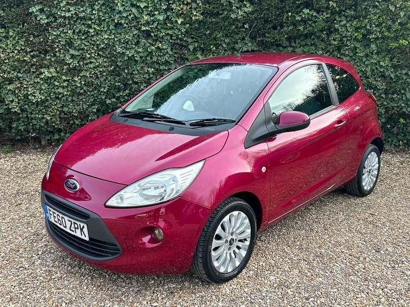 Usado Ford Ka Zetec 69 HP (50 kW) 2010 Vermelho Citadino