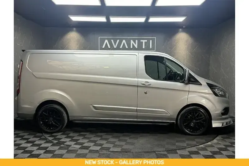 Used Ford 300 Limited 2018 Silver Estate