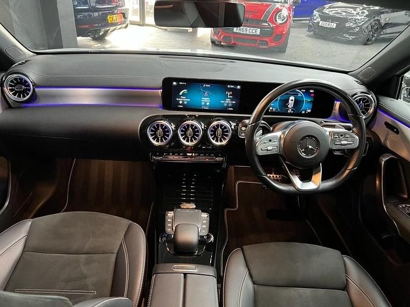 Used Mercedes A180 Executive 136 HP (100 kW) 2022 White Hatchback