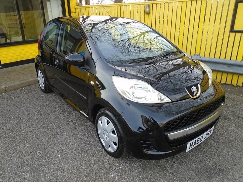 Used Peugeot 107 68 HP (50 kW) 2010 Black Hatchback
