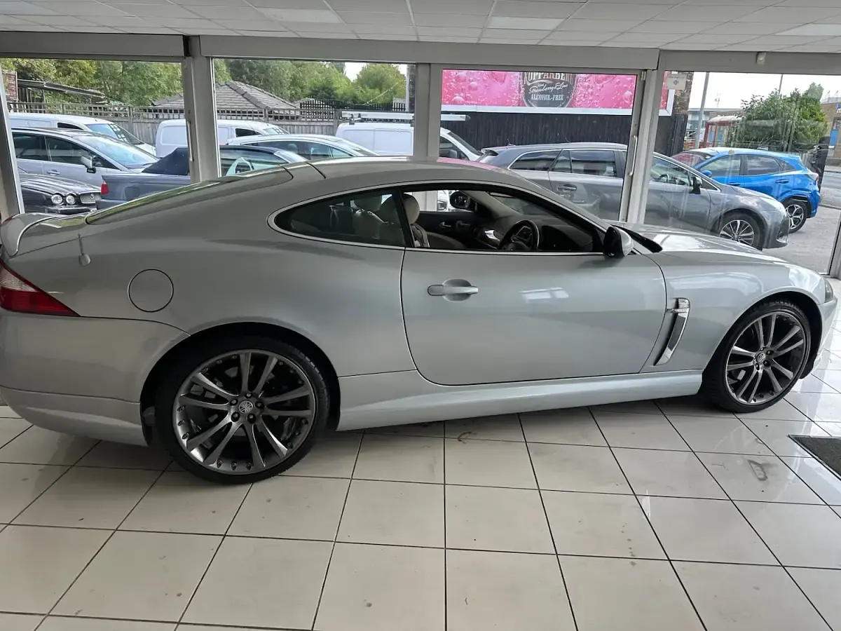 Used Jaguar XK 300 HP (220 kW) 2006 Silver Coupe
