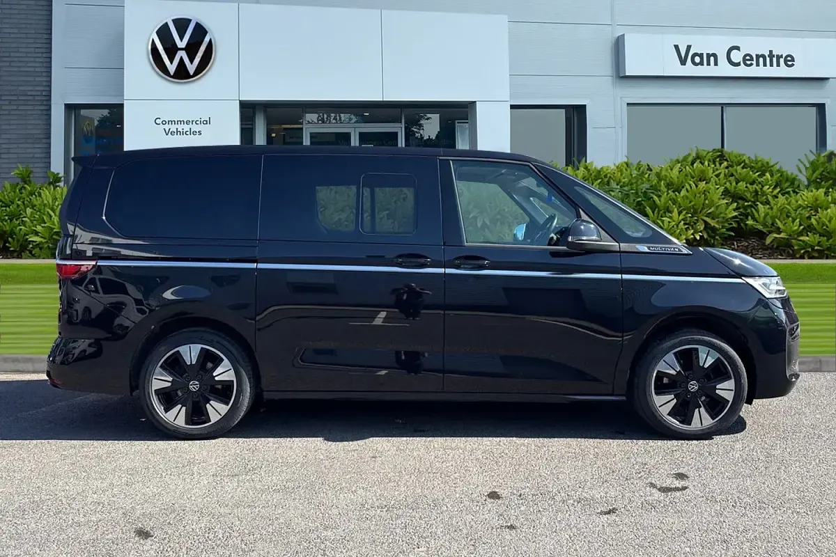Used VW Multivan Style 150 HP (110 kW) 2025 Black MPV