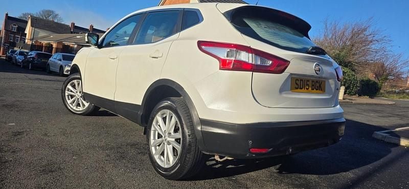 White Used 2015 Nissan Qashqai Acenta SUV | £2,999 (Fair price) - Image 1/4