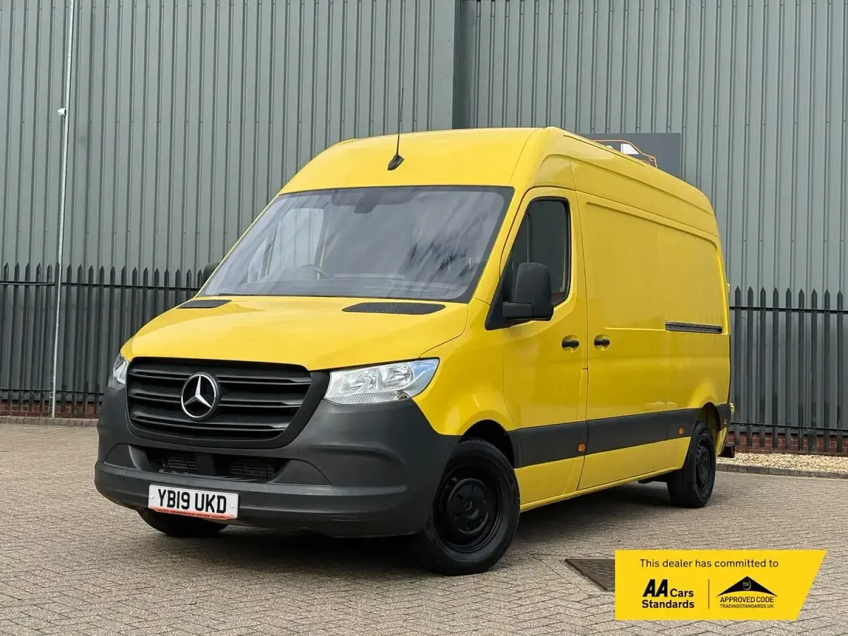 Used Mercedes Sprinter 143 HP (105 kW) 2019 Yellow Van