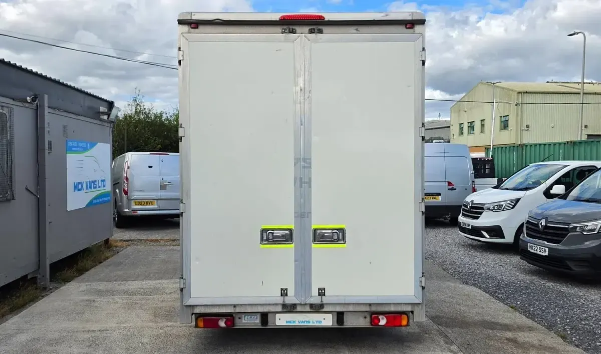 Used Peugeot Boxer 165 HP (121 kW) 2020 White Van