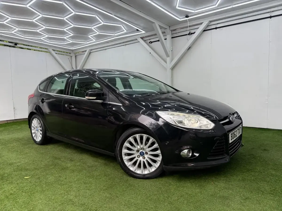 Used Ford Focus Titanium X 115 HP (84 kW) 2012 Black Hatchback
