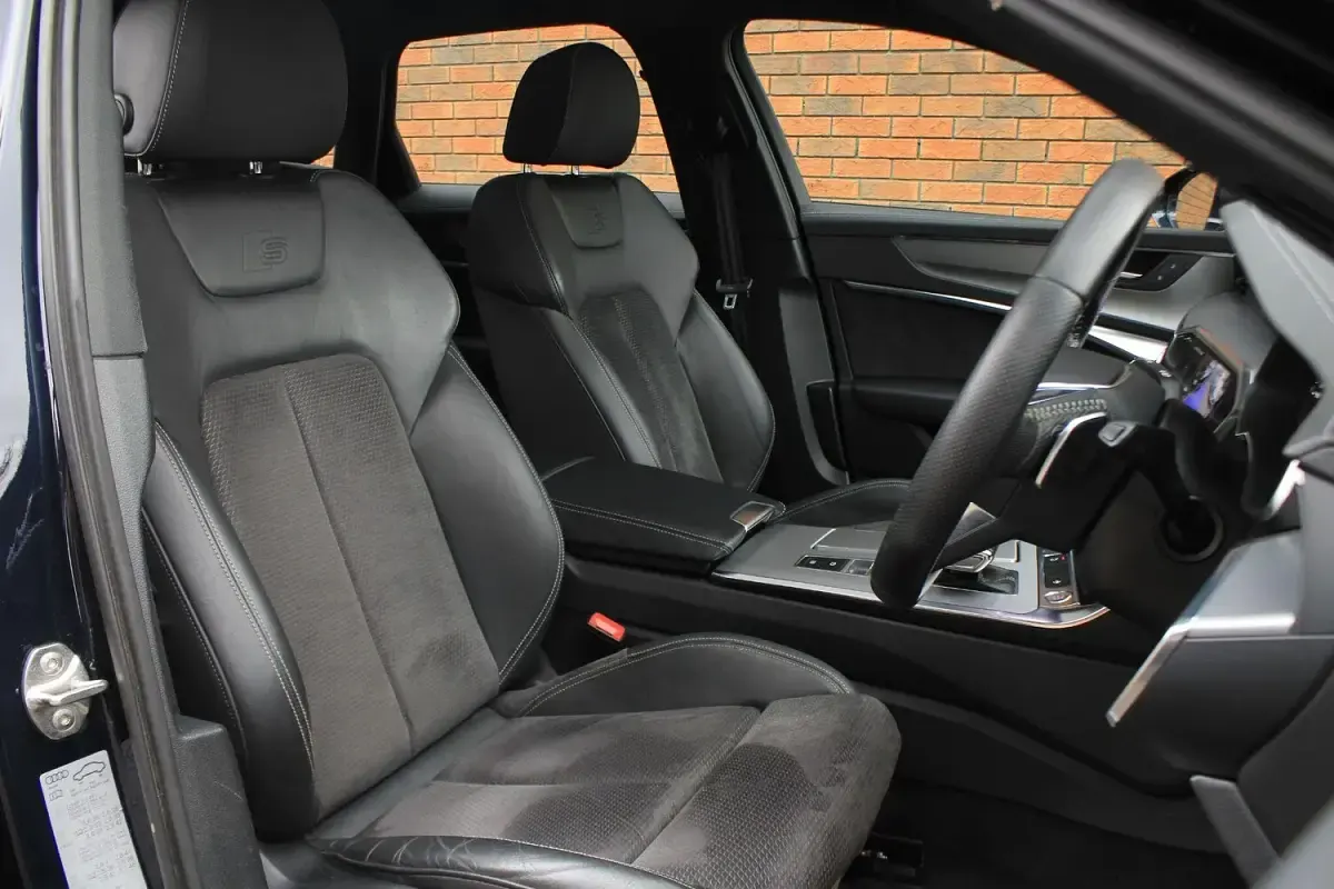 Used Audi A6 S-Line 286 HP (210 kW) 2019 Blue Estate