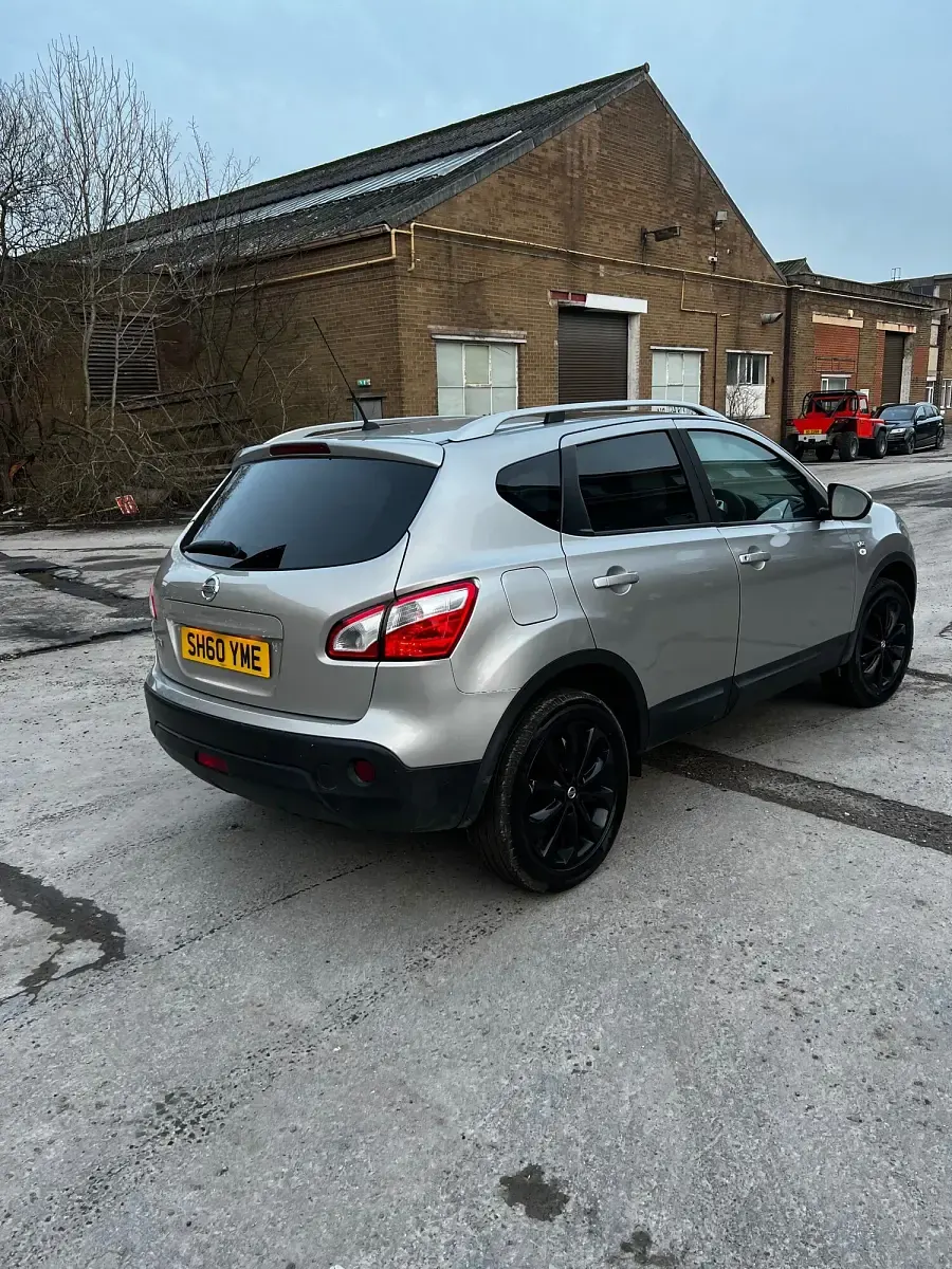 Used Nissan Qashqai N-TEC 117 HP (86 kW) 2010 Silver SUV