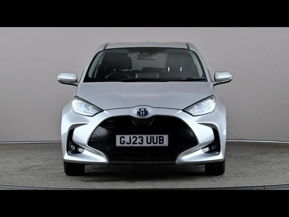 Used Toyota Yaris Hybrid Design 2023 Silver Hatchback