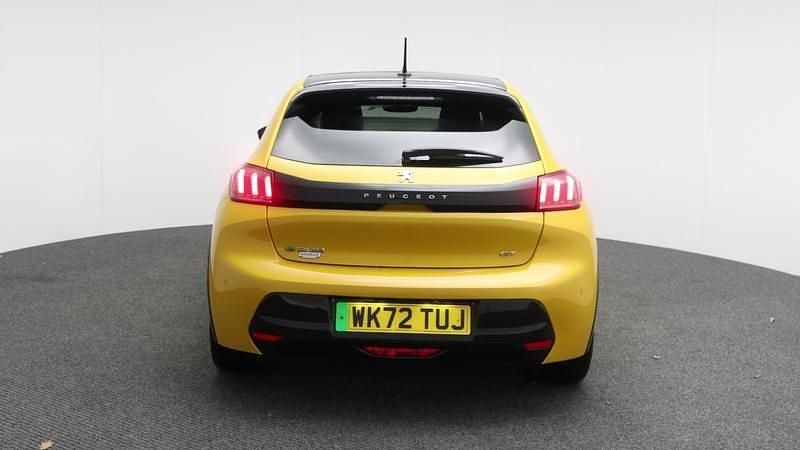 Used Peugeot e-208 GT 100 kW (136 HP) 2022 Yellow Hatchback