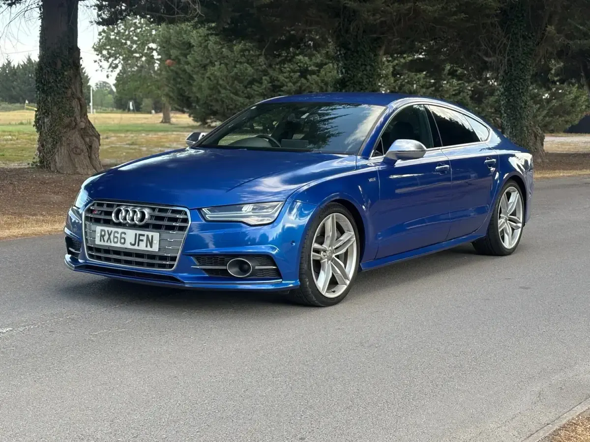 Used Audi A7 450 HP (330 kW) 2016 Blue Hatchback