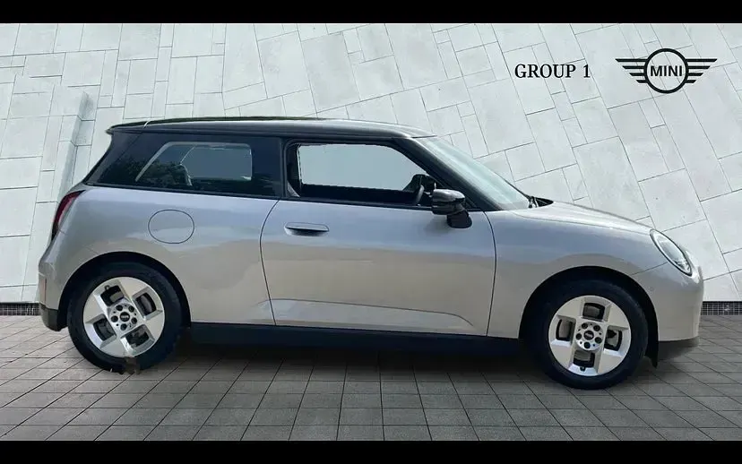 Used Mini Cooper Hatch 135 kW (184 HP) 2024 Silver Hatchback