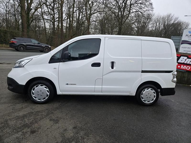 Used Nissan e-NV200 Acenta 80 kW (109 HP) 2019 White MPV