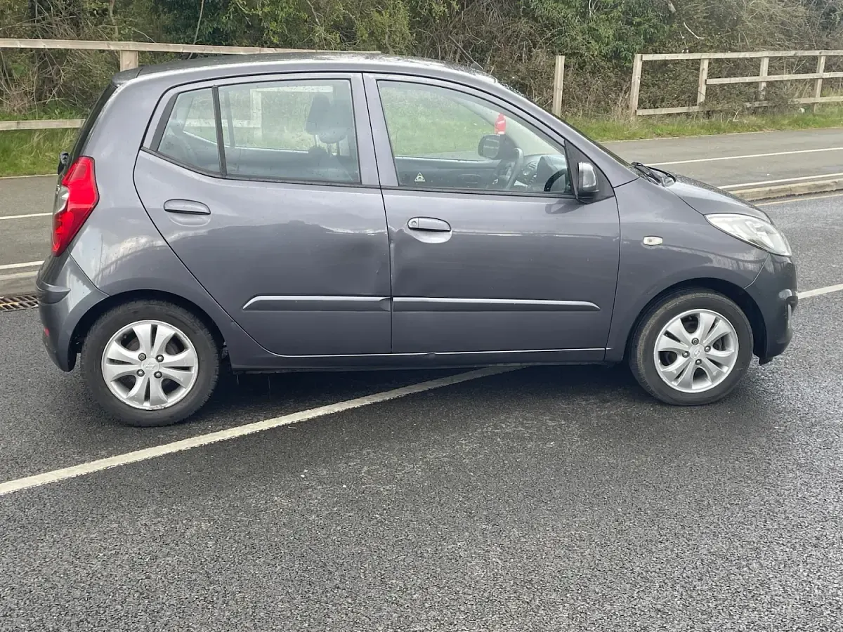 Used Hyundai i10 Active 83 HP (61 kW) 2013 Grey Hatchback