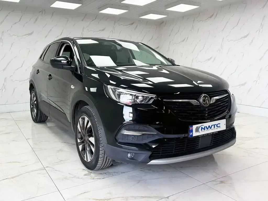 Used Vauxhall Grandland X Sport 130 HP (95 kW) 2018 Black SUV
