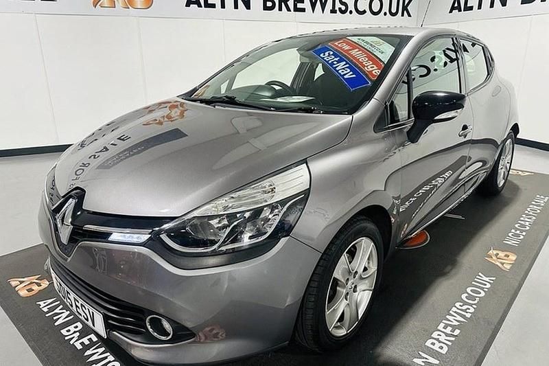 Oyster grey metallic Used 2015 Renault Clio IV Dynamique Hatchback | £6,499 (Fair price) - Image 1/1