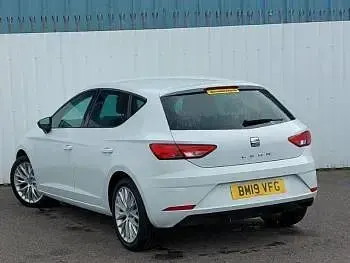 Used Seat Leon SE Dynamic 115 HP (84 kW) 2019 White Hatchback