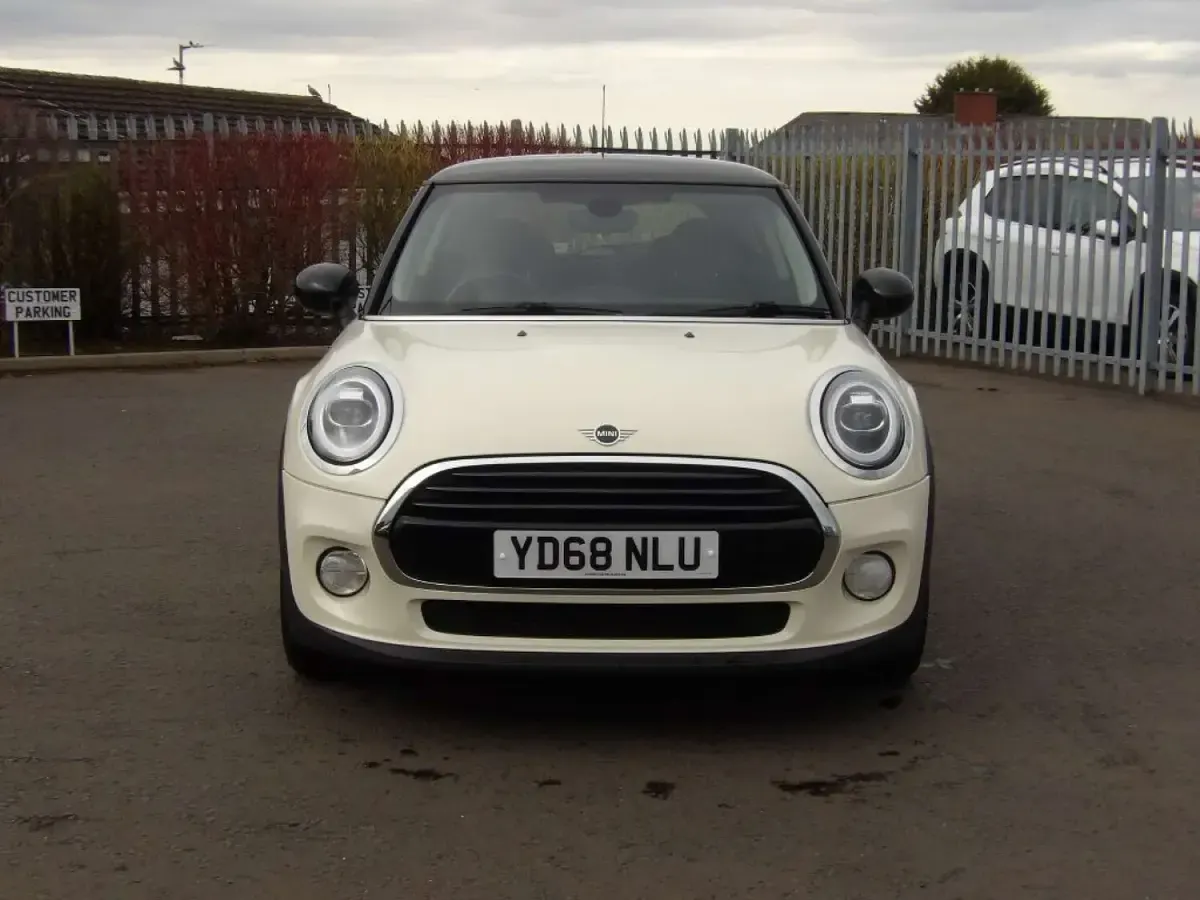 Used Mini Cooper Hatch 2018 White Hatchback