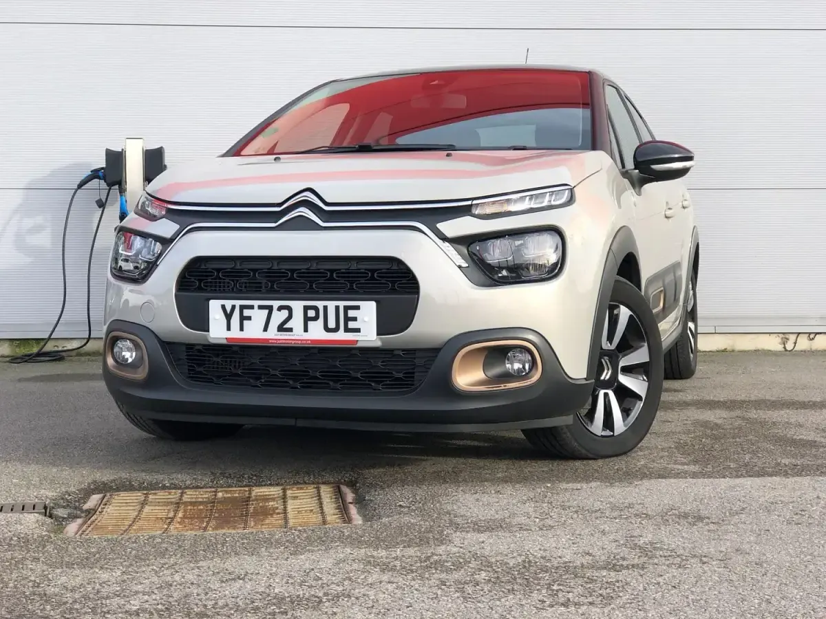 Usado Citroën C3 PureTech 110 HP (80 kW) 2023 Bege Citadino