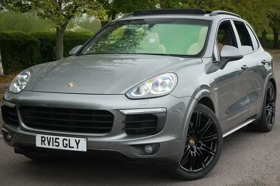Used Porsche Cayenne 385 HP (283 kW) 2015 Grey SUV