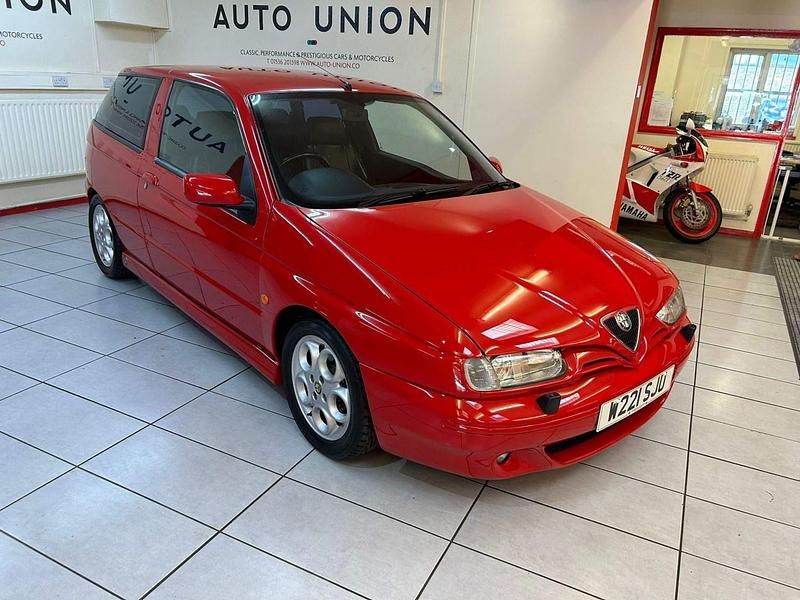 Used Alfa Romeo 145 155 HP (114 kW) 2000 Red Hatchback