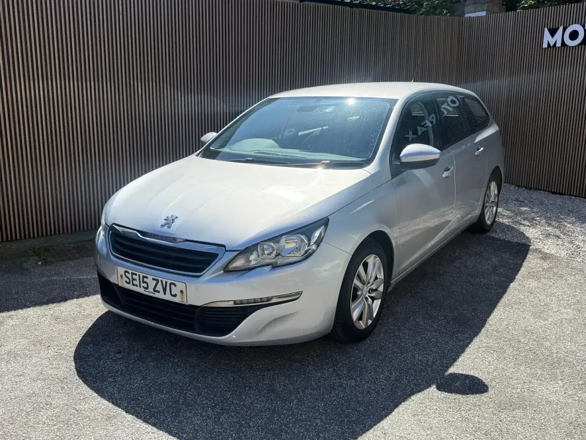 Gebraucht Peugeot 308 Active 2015 Silber Kombi