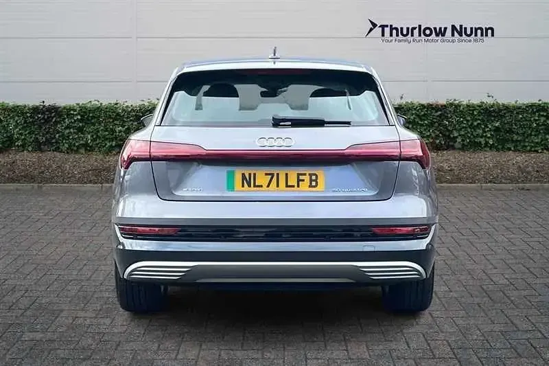 Usado Audi e-tron Design 230 kW (313 CV) 2021 Gris SUV