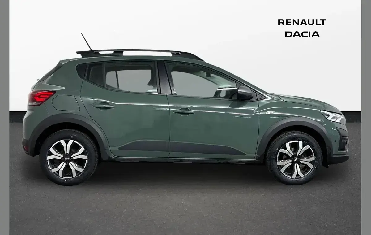 Used Dacia Sandero Journey 90 HP (66 kW) 2023 Green Hatchback