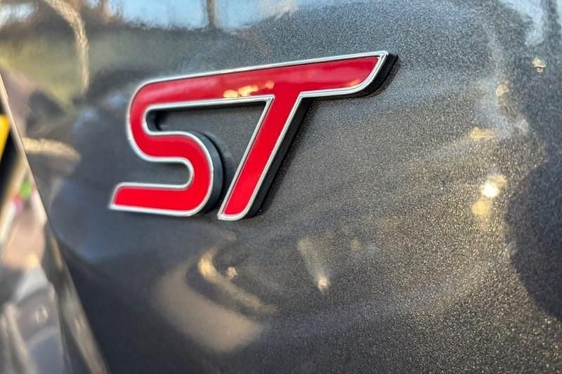 Used Ford Focus ST 280 HP (205 kW) 2022 Grey Estate