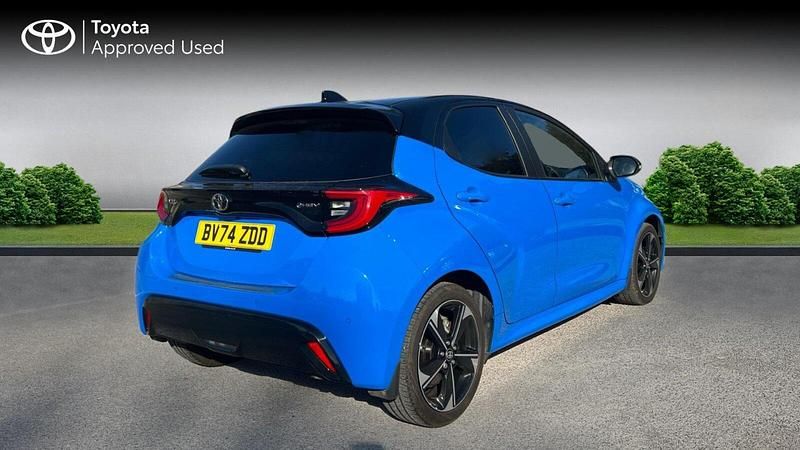 Used Toyota Yaris Hybrid Edition 130 HP (95 kW) 2024 Blue Hatchback