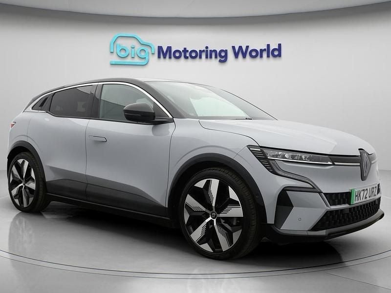 Grey/black Used 2022 Renault Mégane Techno Hatchback | £16,600 (Fair price) - Image 1/4