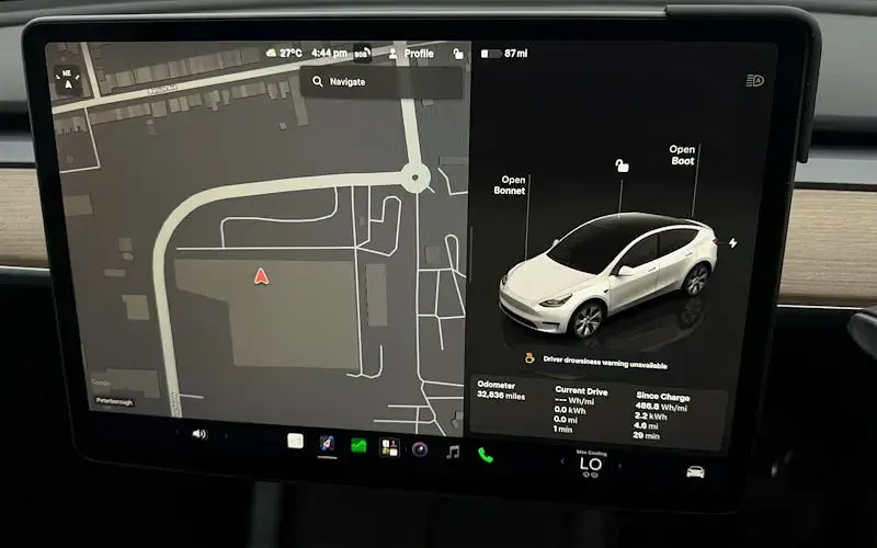 Used Tesla Model Y Standard Range 219 kW (299 HP) 2024 White SUV