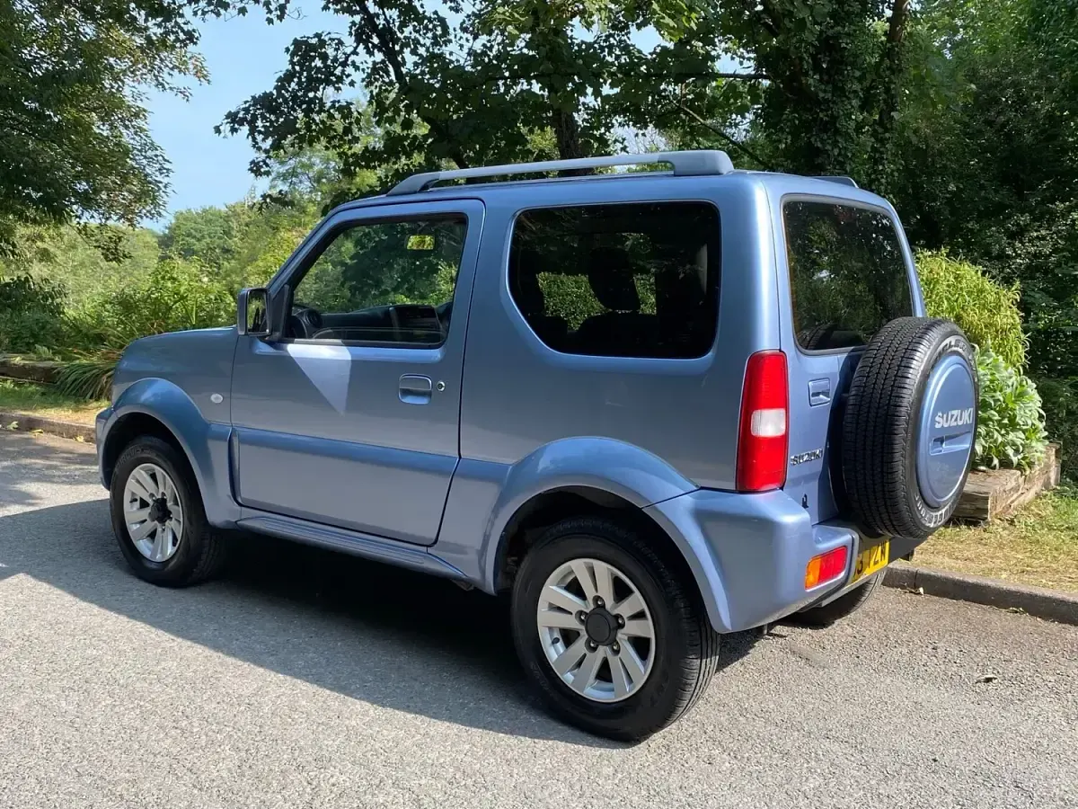 Used Suzuki Jimny SZ4 85 HP (62 kW) 2013 Blue SUV
