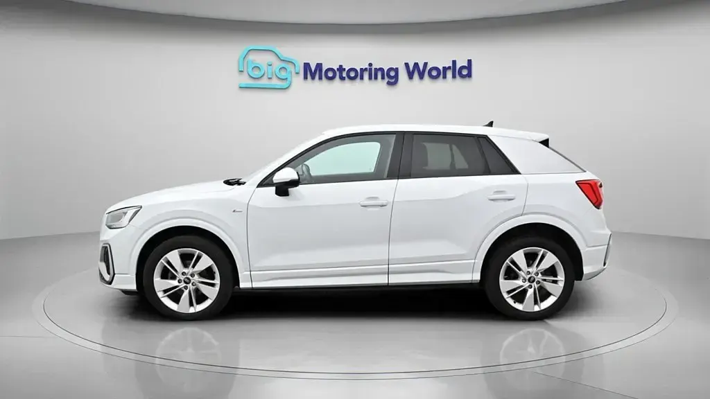 Begagnad Audi Q2 S-Line 150 HK (110 kW) 2023 Vit SUV