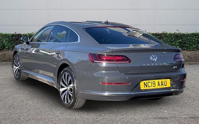 Used VW Arteon Elegance 150 HP (110 kW) 2018 Hatchback
