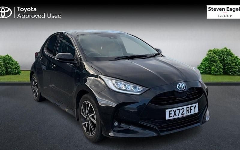 Used 2025 Toyota Yaris Hybrid Design Hatchback | £18,460 (Super price) - Image 1/4