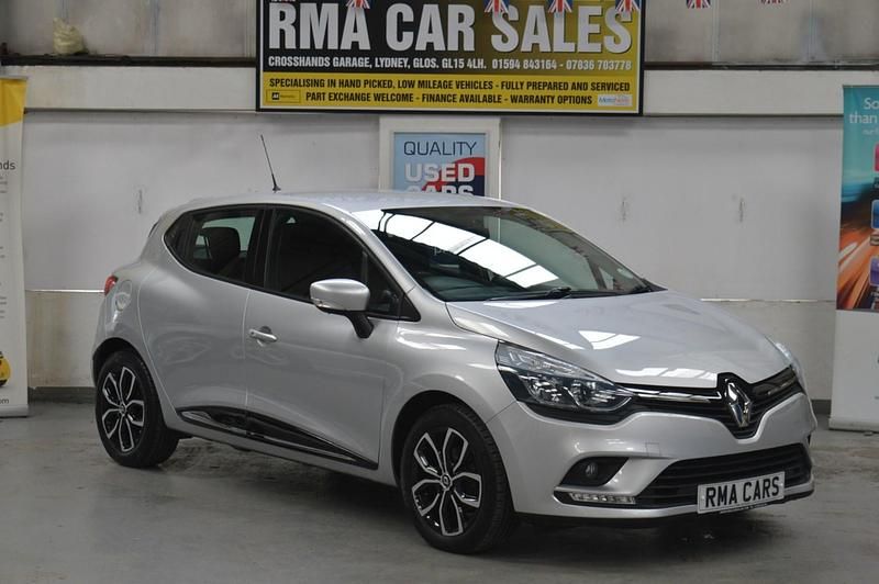 Used Renault Clio IV Play 2019 Silver Hatchback