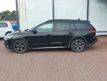 Used Ford Focus Active X 155 HP (114 kW) 2023 Black Estate